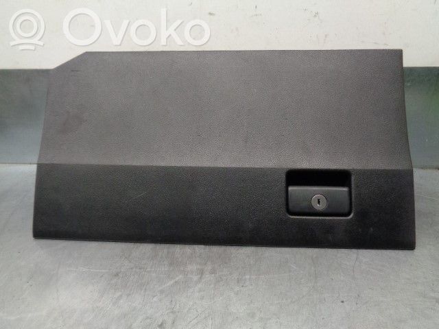 Toyota Verso Glove box 
