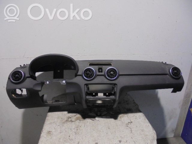 Audi A1 Panelė 