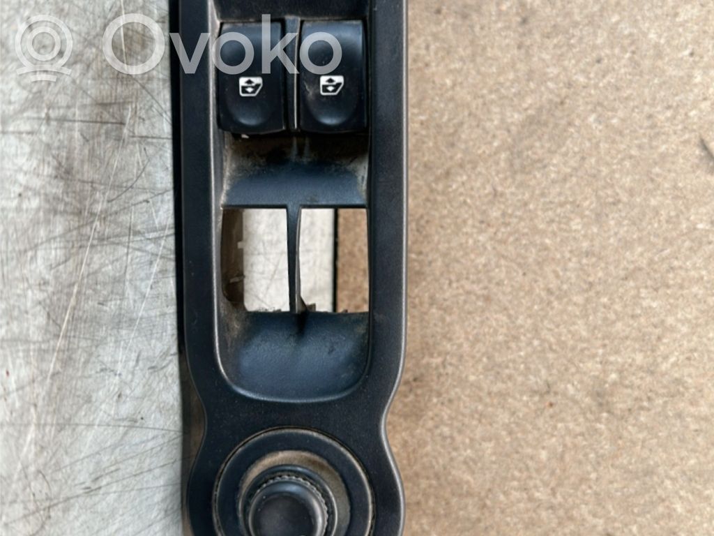 Renault Modus Electric window control switch 