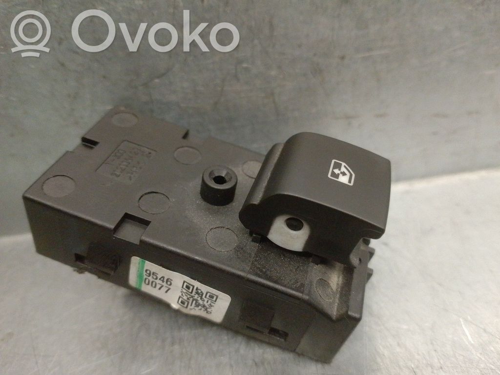 Chevrolet Aveo Electric window control switch 