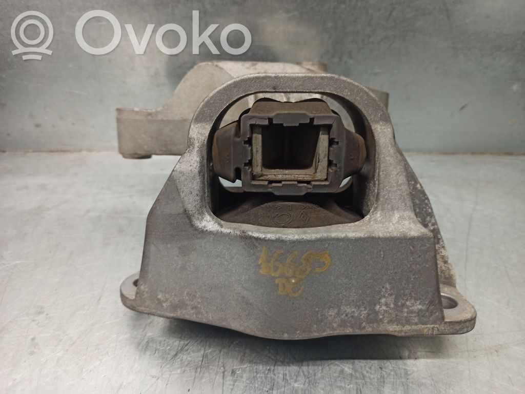 Dacia Logan Pick-Up Engine mount bracket 