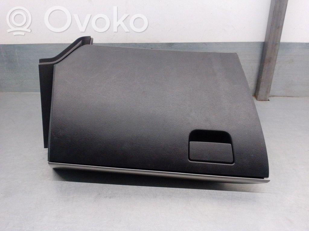 Mazda 3 II Daiktadėžė 