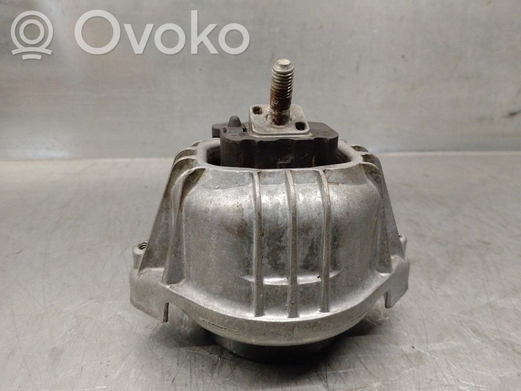 BMW 3 E90 E91 Engine mount bracket 