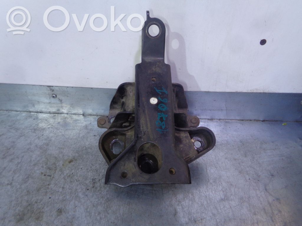Engine mount bracket   1813K4