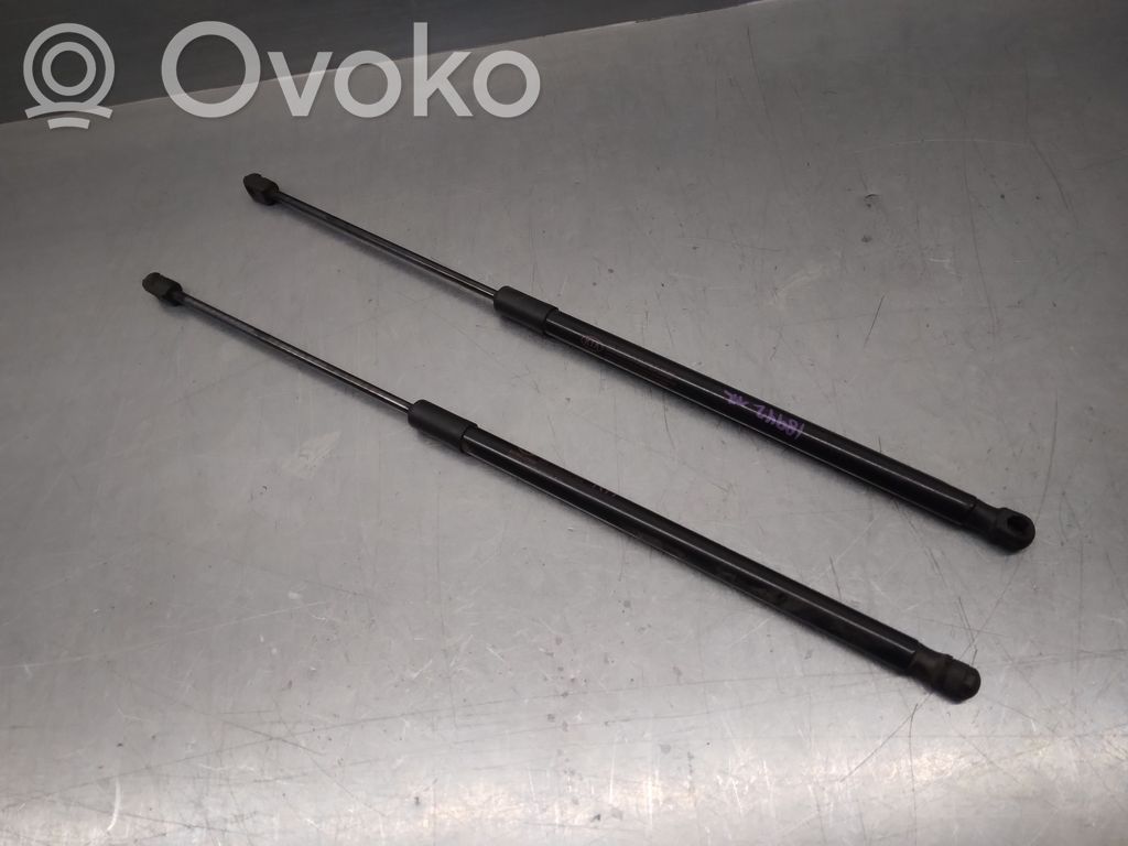 KIA Xceed Tailgate/trunk strut/damper 