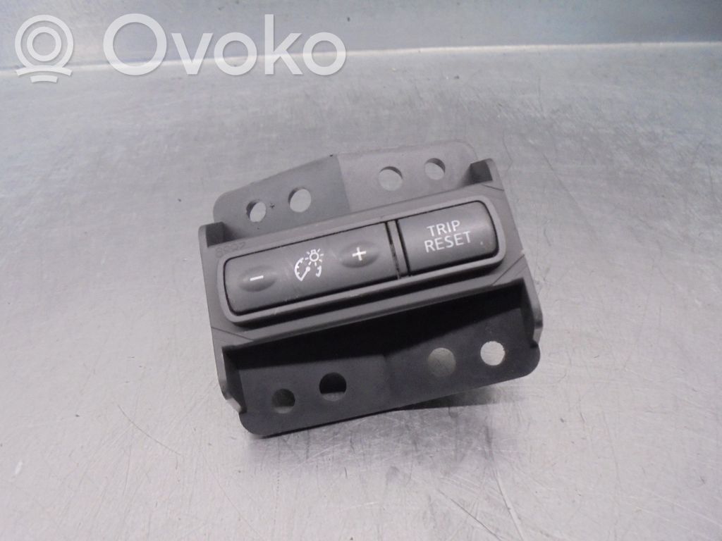 Nissan Pulsar Interruptor de control multifunción 