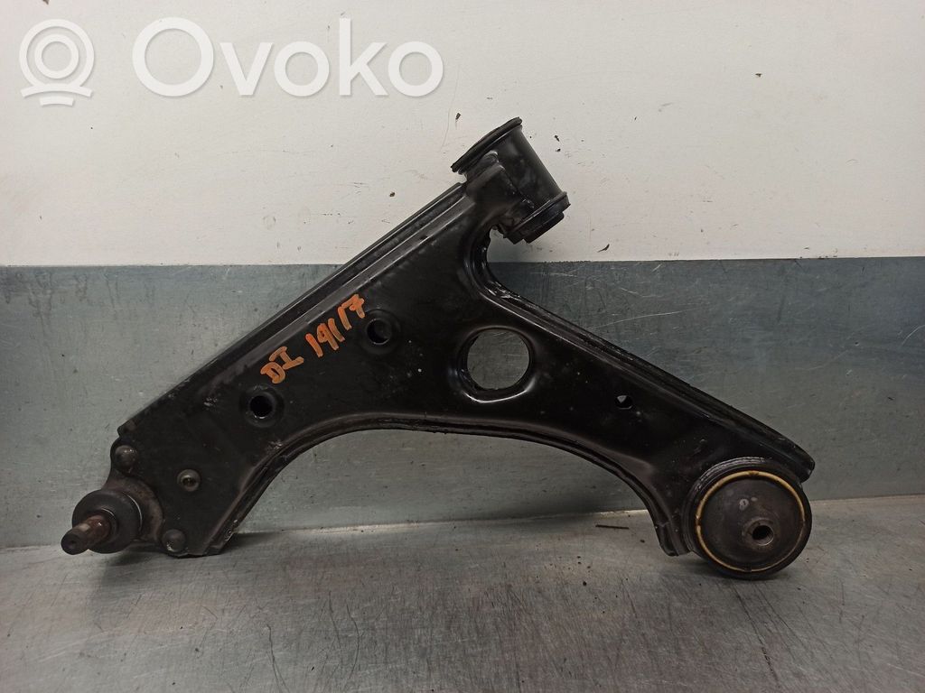 Opel Corsa E Рычаг 