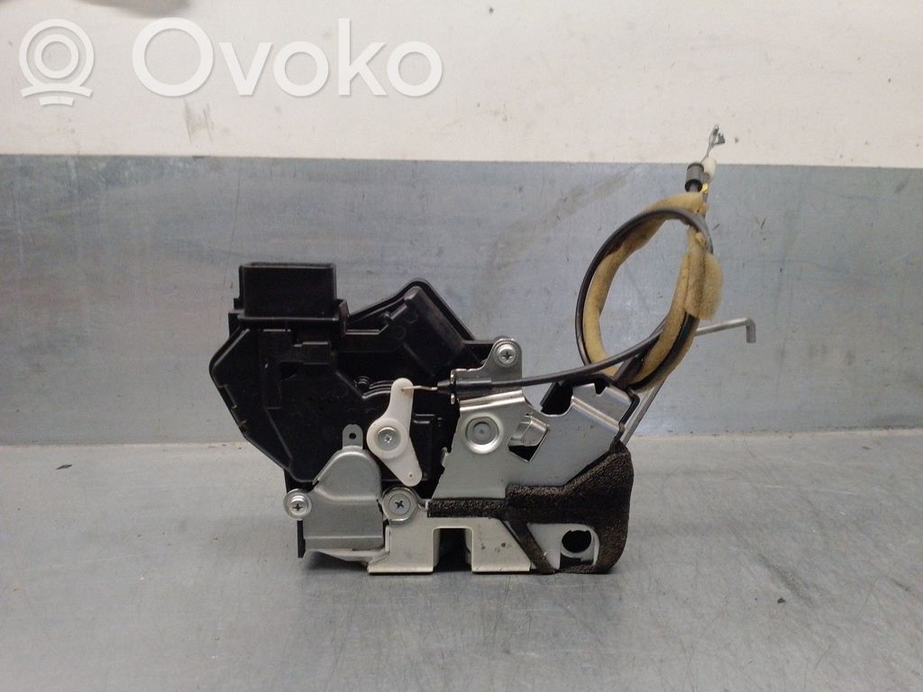 Mazda 5 Front door lock 