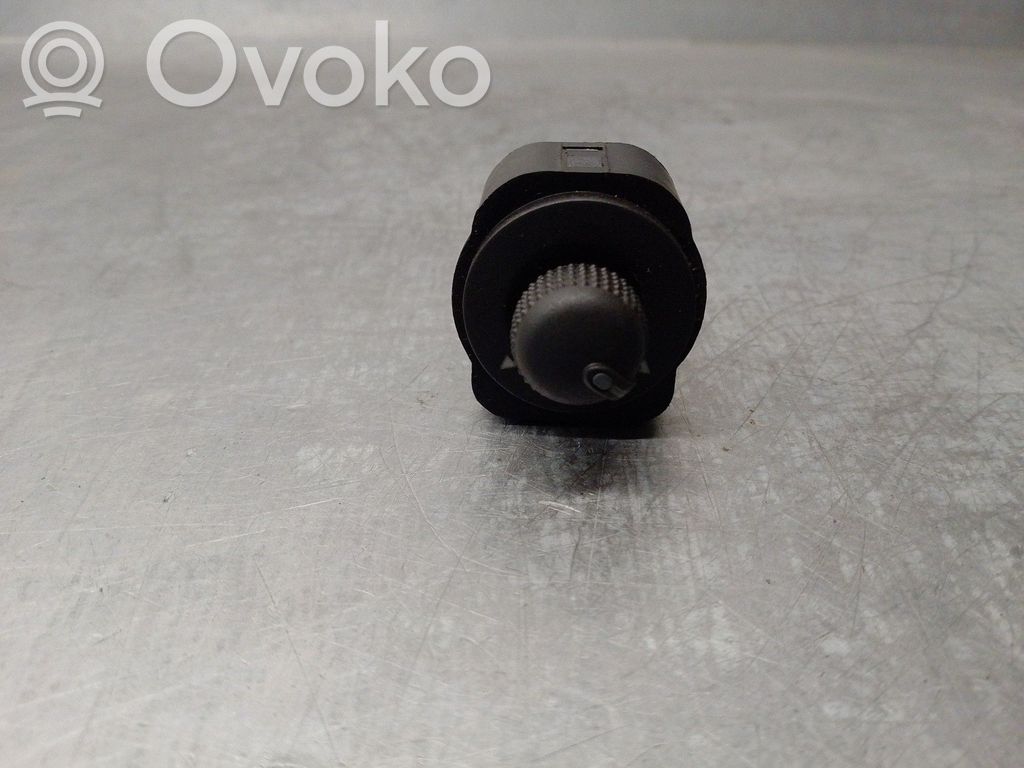 Interruptor del espejo lateral   B569