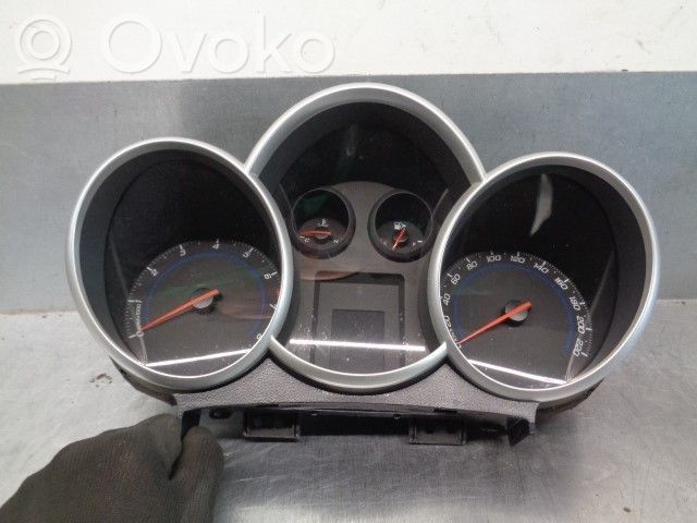 Chevrolet Cruze Speedometer (instrument cluster) 