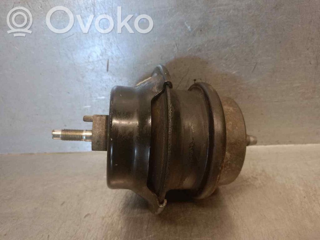 Infiniti FX Engine mount bracket 
