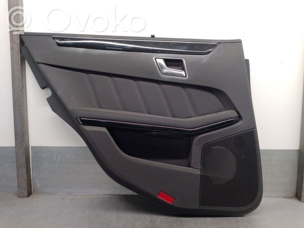 Mercedes-Benz E A207 Boczki / Poszycie drzwi tylnych 