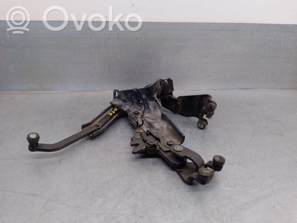 Fiat Doblo Tailgate/trunk/boot hinge 