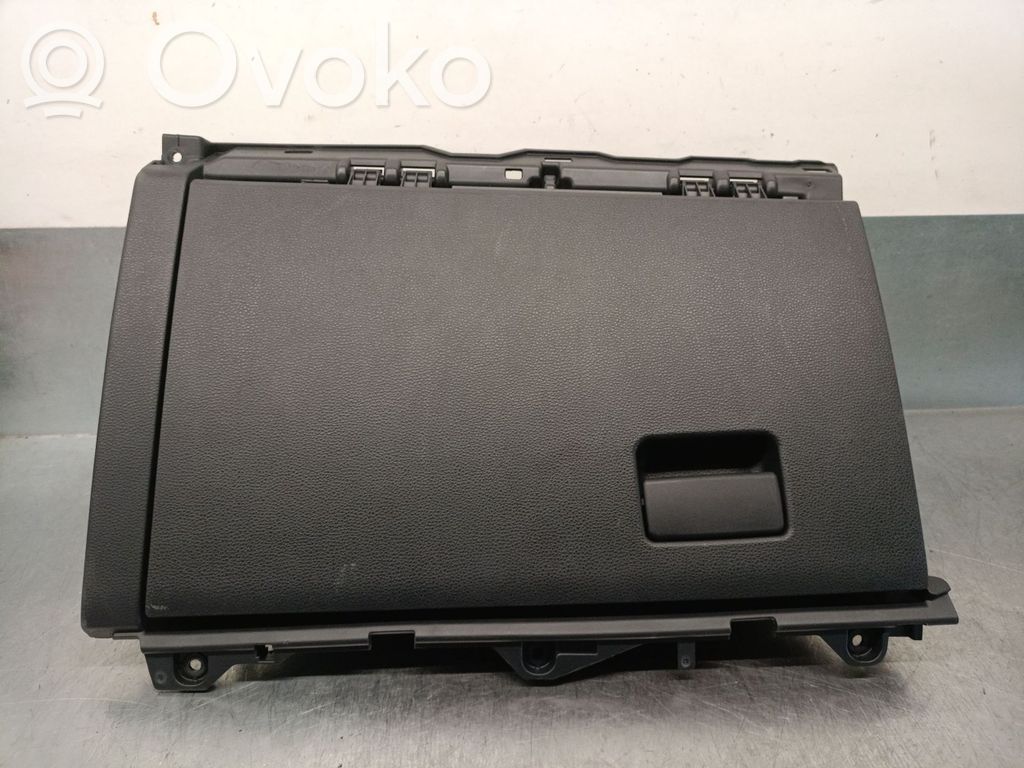 Toyota Corolla E160 E170 Daiktadėžė 
