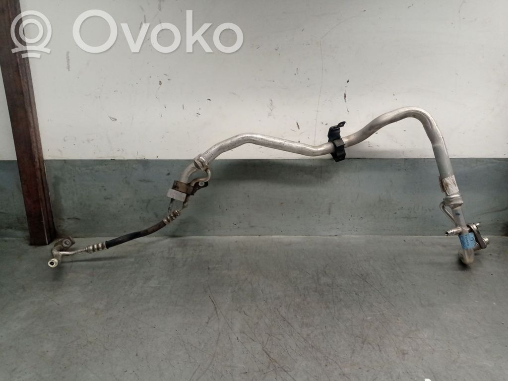 Ford Focus Ilmastointilaitteen putki (A/C) 