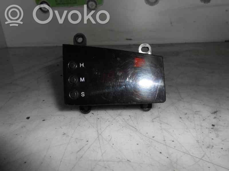 Daewoo Nubira Pulkstenis 