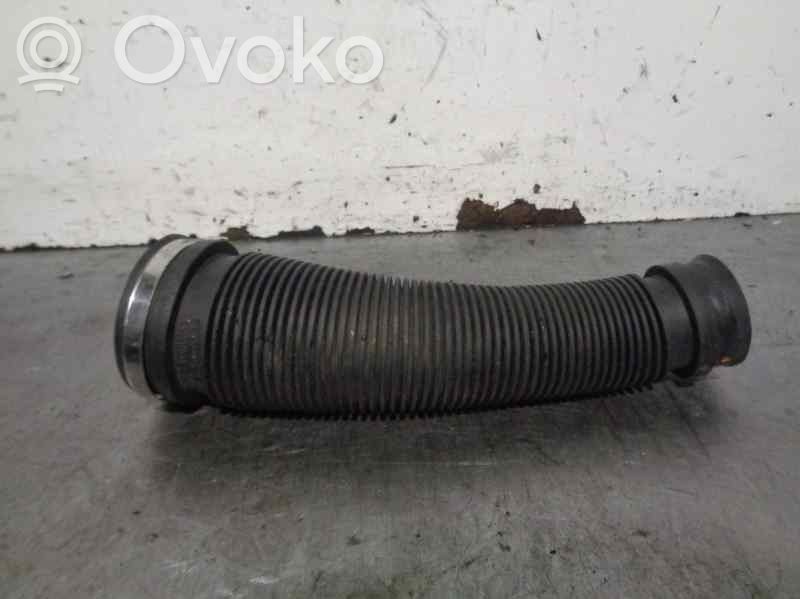 Ilmastointilaitteen putki (A/C)   93319134