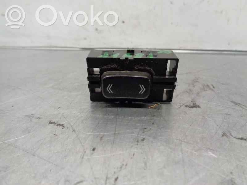 Cadillac CTS Electric window control switch 