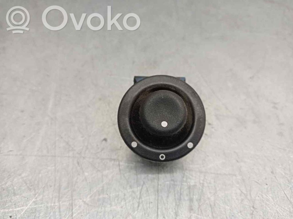 Renault Master II Wing mirror switch 