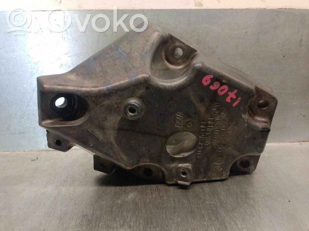 BMW X3 E83 Engine mount bracket 