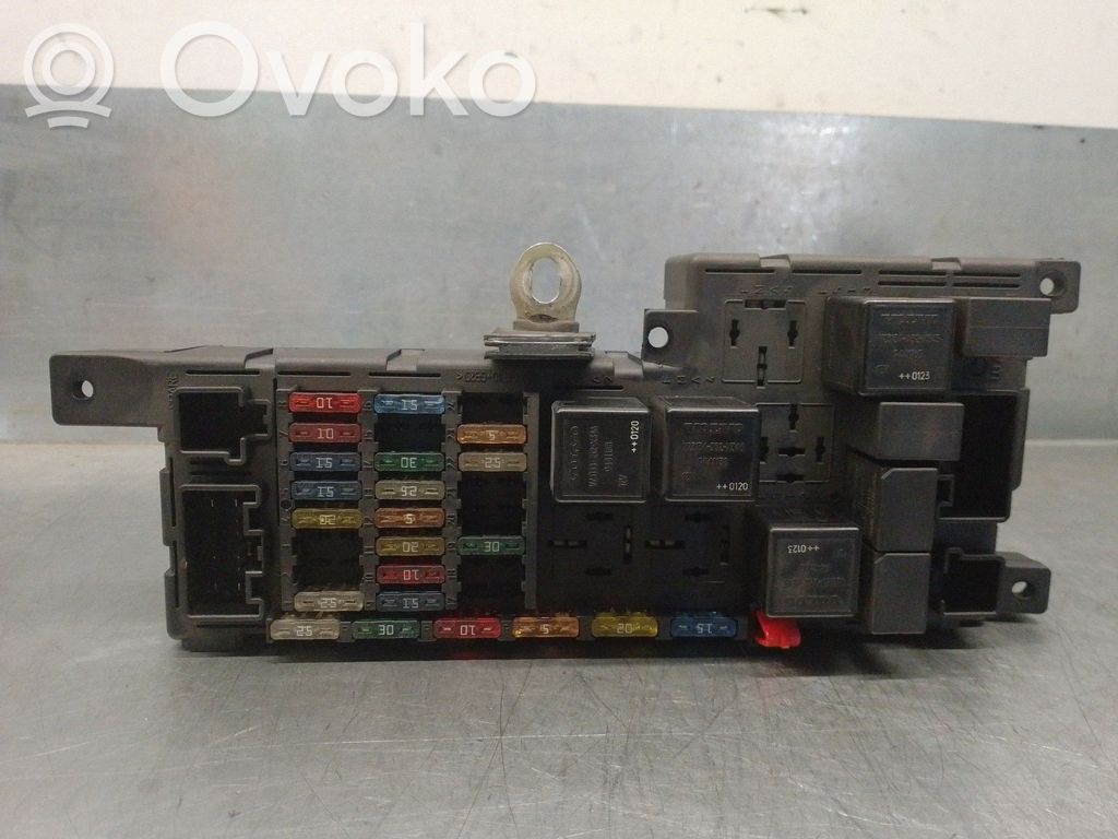 Volvo S60 Saugiklių dėžė (komplektas) 