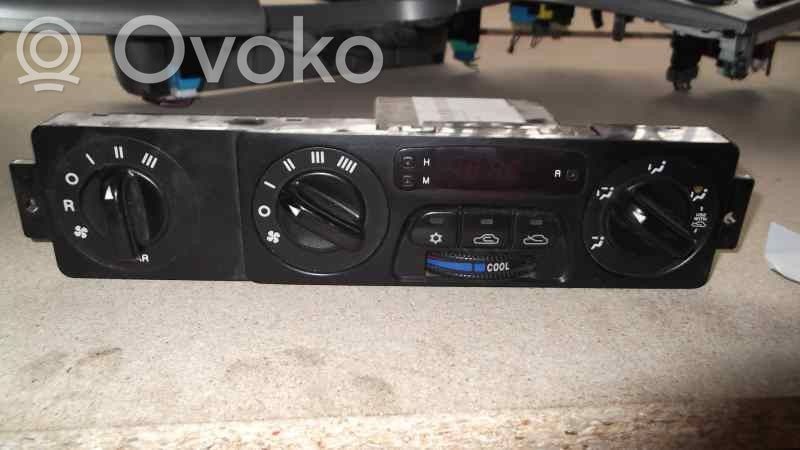 KIA Carnival Panel klimatyzacji 