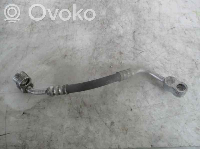BMW 7 E38 Ilmastointilaitteen putki (A/C) 