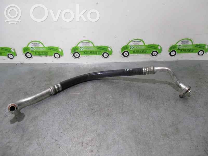 Ford Focus Ilmastointilaitteen putki (A/C) 