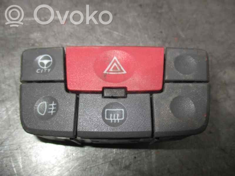 Botón interruptor de luz de peligro   735357113