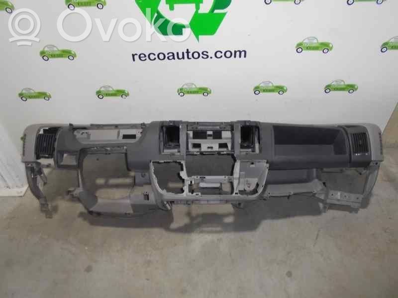 Peugeot Boxer Panelis 