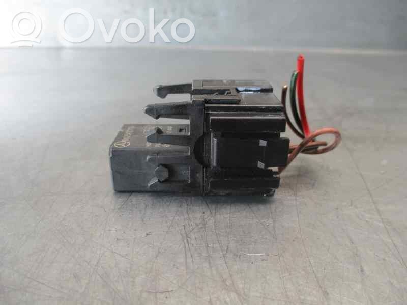 Mercedes-Benz Vaneo W414 Fuse module 
