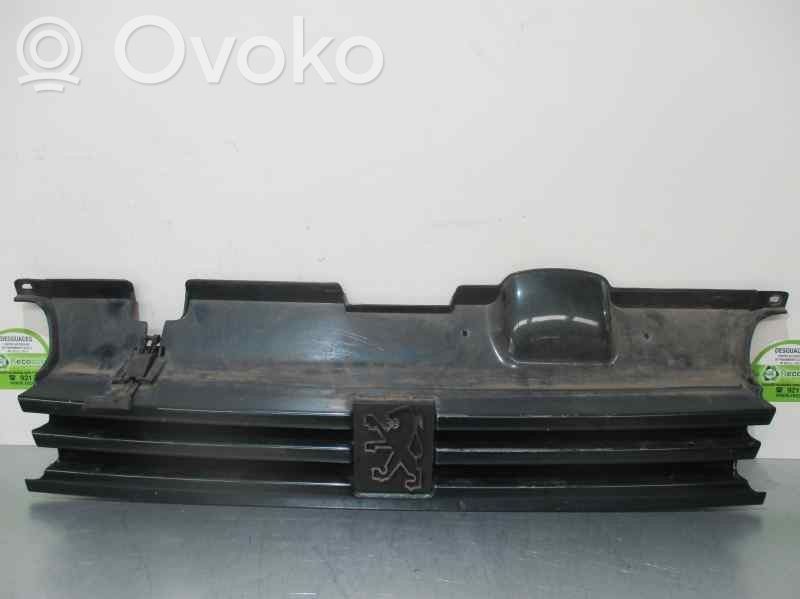 Peugeot 405 Etusäleikkö 