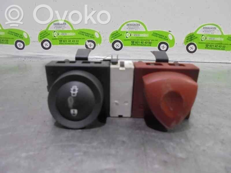 Botón interruptor de luz de peligro   88040001