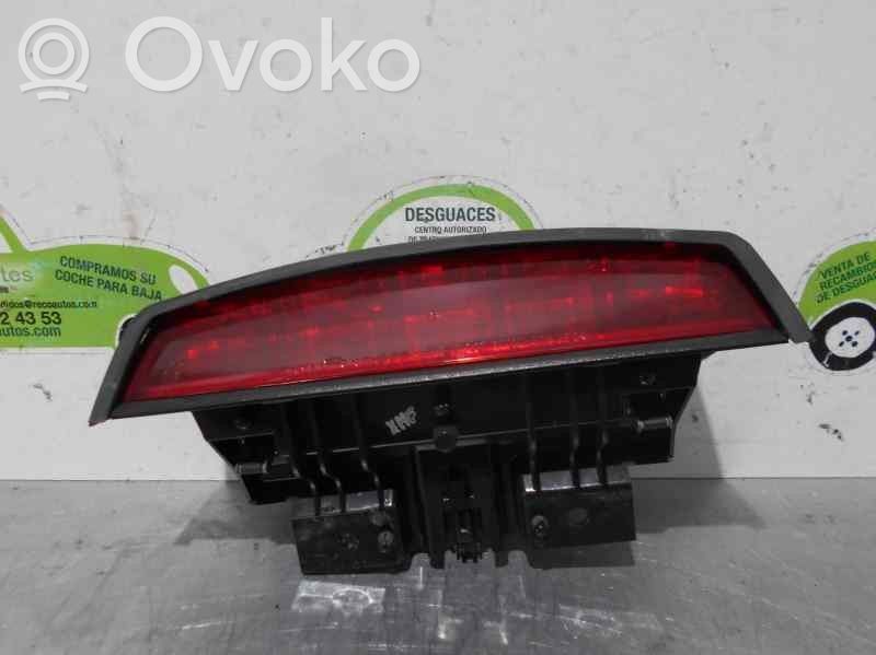KIA Rio Third/center stoplight 