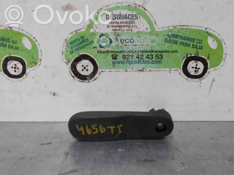Renault Kangoo I Manecilla interna puerta trasera 