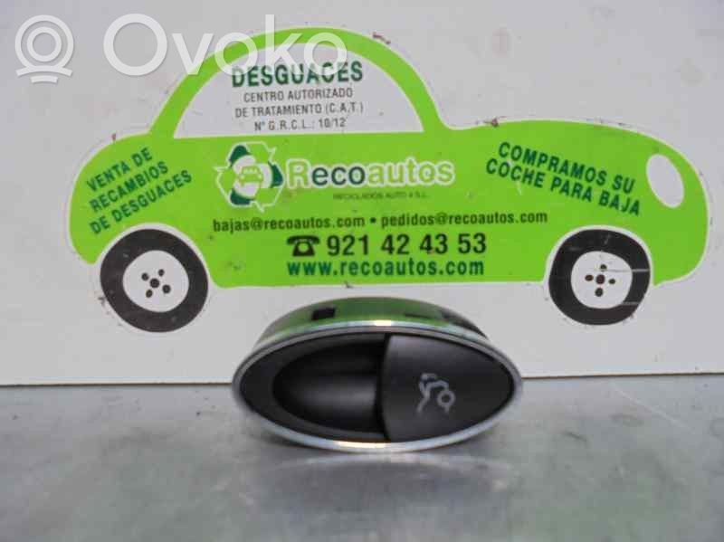 Mercedes-Benz E W211 Rear door exterior handle 
