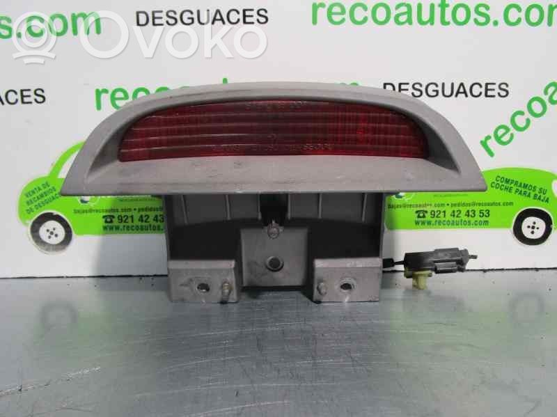 KIA Rio Third/center stoplight 