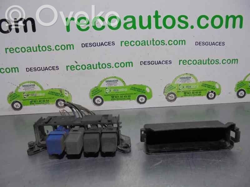 Nissan Serena Set cutie siguranțe