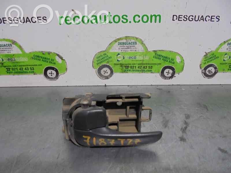 Nissan Almera N16 Maniglia interna per portiera posteriore