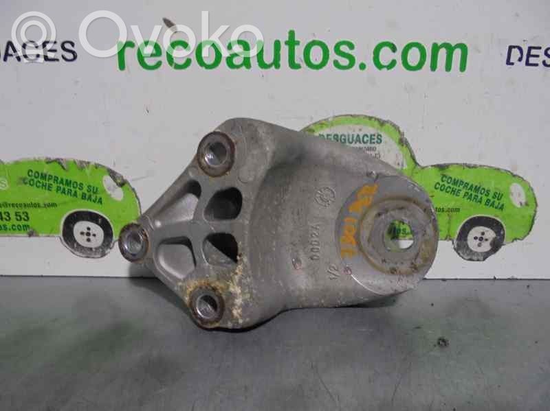 Jaguar X-Type Engine mount bracket 