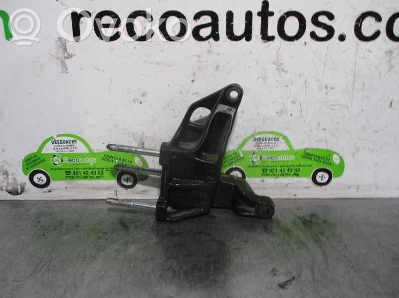 Opel Vectra B Engine mount bracket 