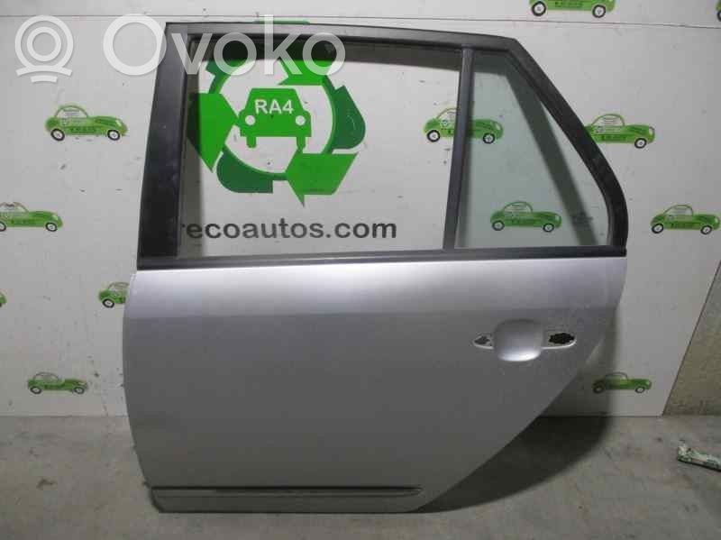 KIA Carens I Portiera posteriore