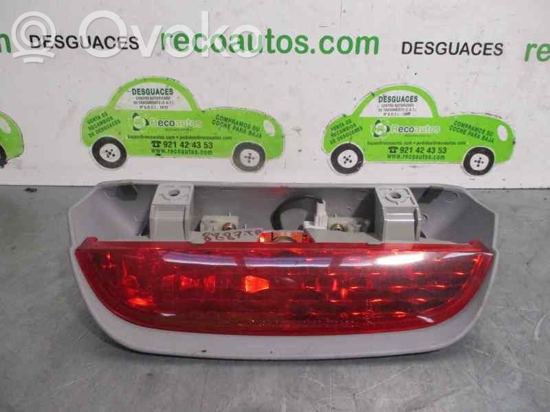 KIA Picanto Third/center stoplight 