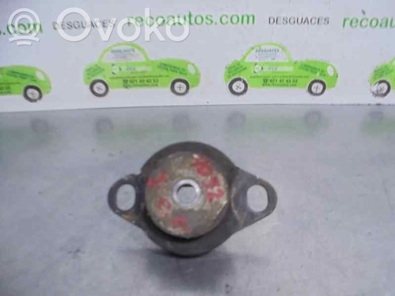 Engine mount bracket   8200089697D
