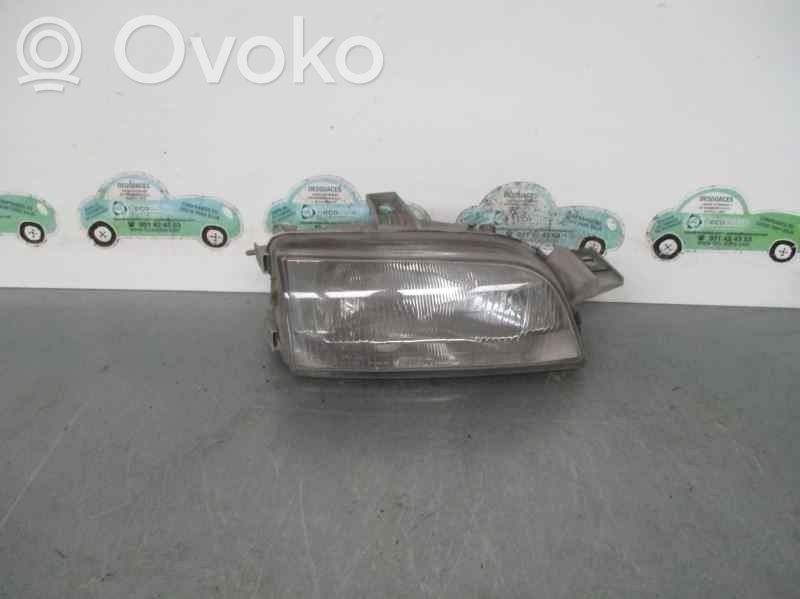 Fiat Punto (188) Lampa przednia 