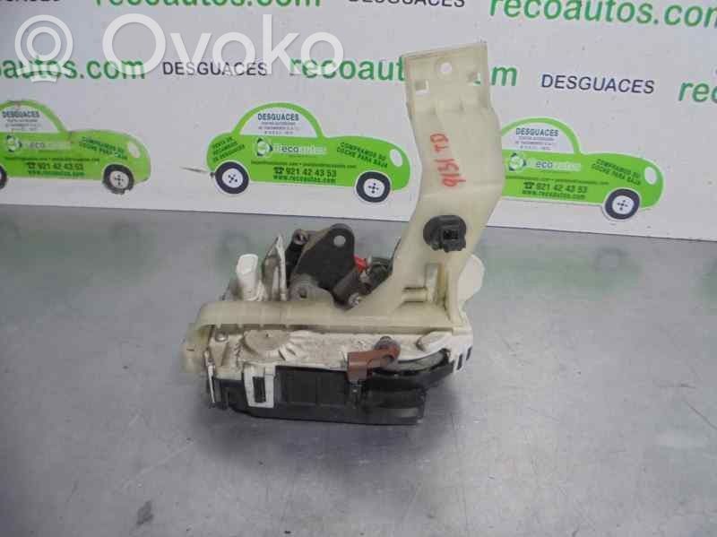Dodge Caliber Aizmugurē slēdzene 