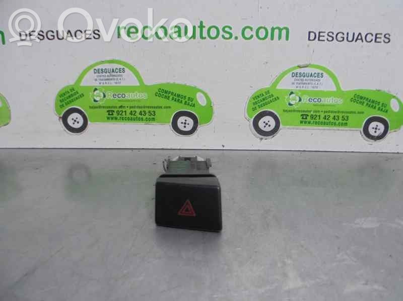 Botón interruptor de luz de peligro   15A468