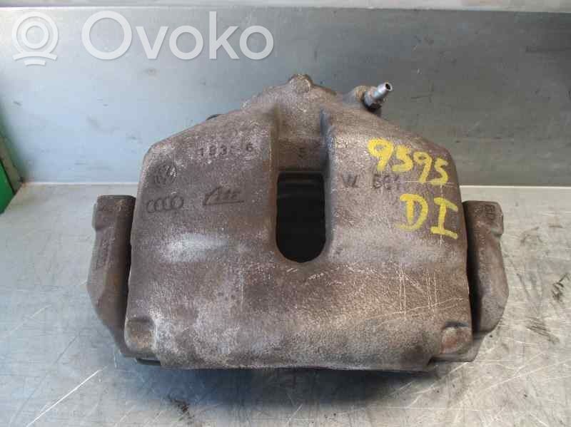 Volkswagen Jetta V Zacisk hamulcowy przedni 