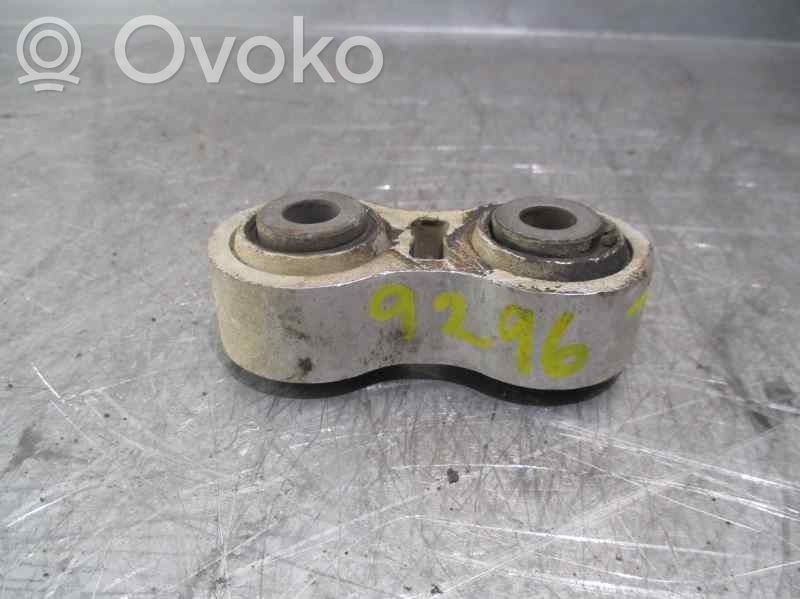 Volvo XC90 Engine mount bracket 