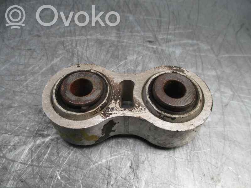 Volvo XC90 Engine mount bracket 